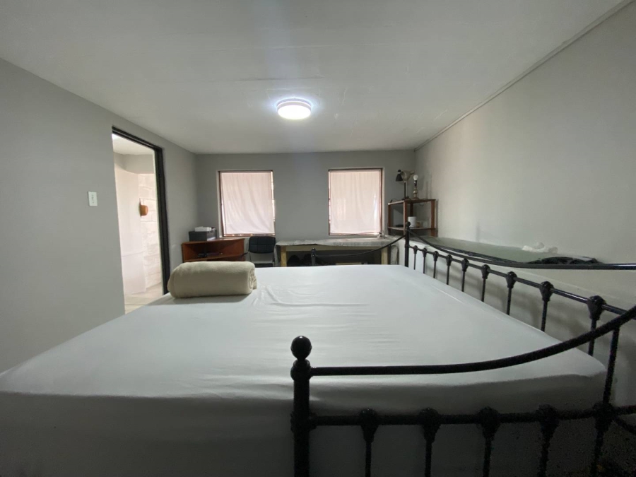 7 Bedroom Property for Sale in Myburgh Park Western Cape